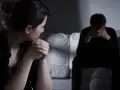 Kobieta zamyślona, mężczyzna w rozpaczy. Czy to schizofrenia, co to za choroba?