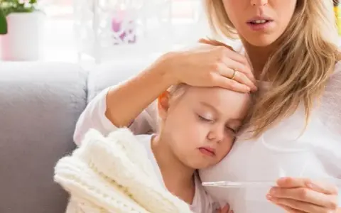 Co ile podawać lek na gorączkę, aby skutecznie pomóc dziecku