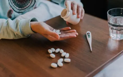 Lek amantadyna czy jest na receptę? Oto, co musisz wiedzieć