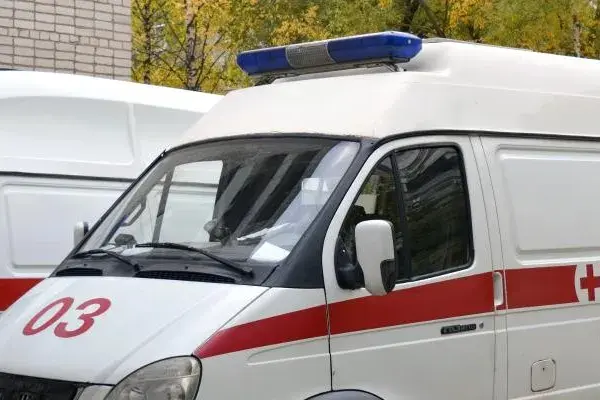 Co oznaczają litery na karetce pogotowia? Zrozum ich znaczenie