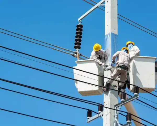 Ile zarabia elektromonter pogotowia energetycznego Energa? Sprawdź zarobki!