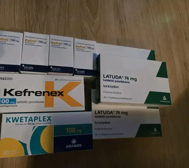 Opakowania leków: Ketrel, Kefrenex, Kwetaplex (zawierające kwetiapinę) oraz Latuda.