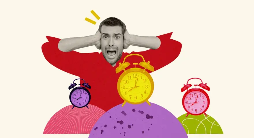 Przerażony mężczyzna z rękami na uszach, otoczony budzikami. Czy to fomo co to? Czas ucieka!