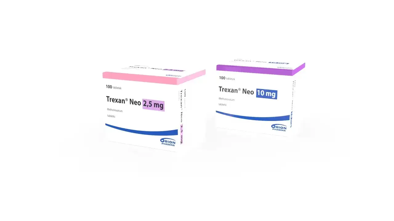 Dwa opakowania leku Trexan Neo: jedno z 2,5 mg metotreksatu (różowe), drugie z 10 mg (fioletowe).